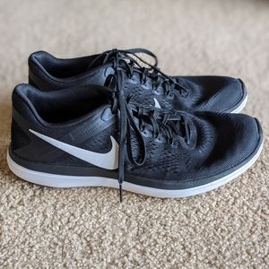 Nike Black Flex 2016 Run - Size 9